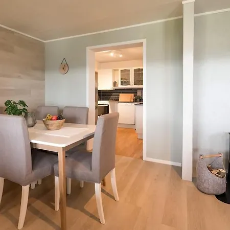 Spacious Modern Apartment, Close To Nature 公寓 *