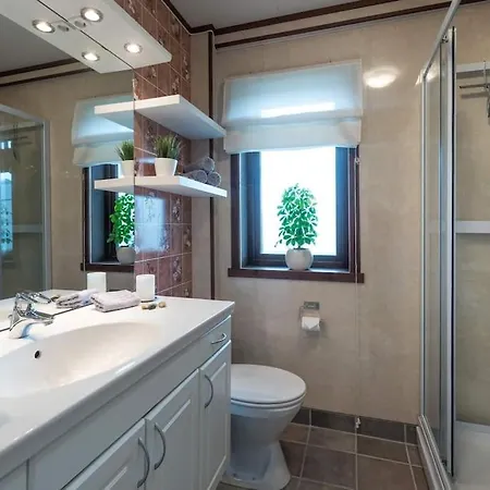 Apartamento Spacious Modern Apartment, Close To Nature