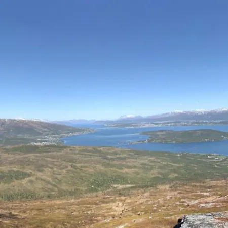 Lägenhet Spacious Modern Apartment, Close To Nature Tromsø