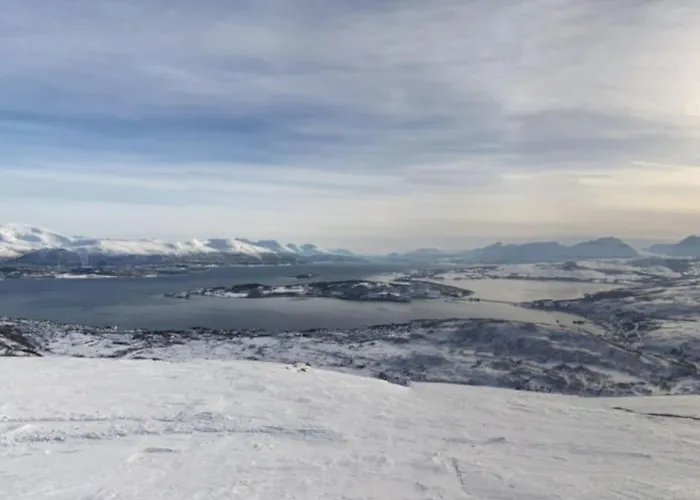 דירה Modern Fjord View Apt Near City