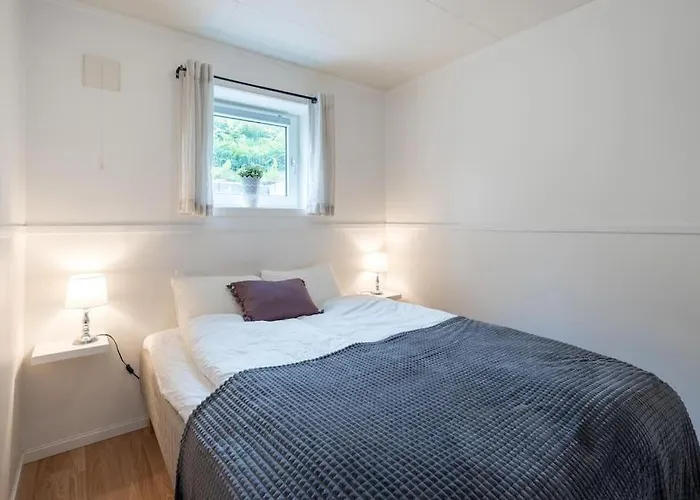 Modern Fjord View Apt Near City Апартаменты Тромсё