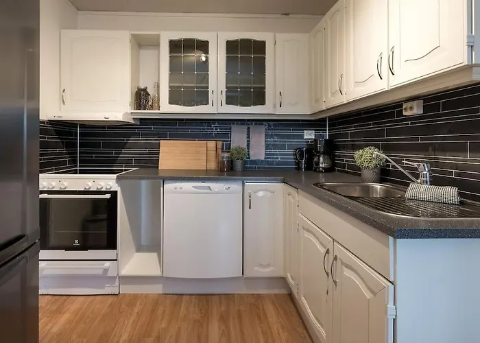 Modern Fjord View Apt Near City *